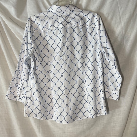 Talbots Women’s Blouse. Button Down Collared Shirt. Dress up or casual. NWT 14 - Picture 2 of 9
